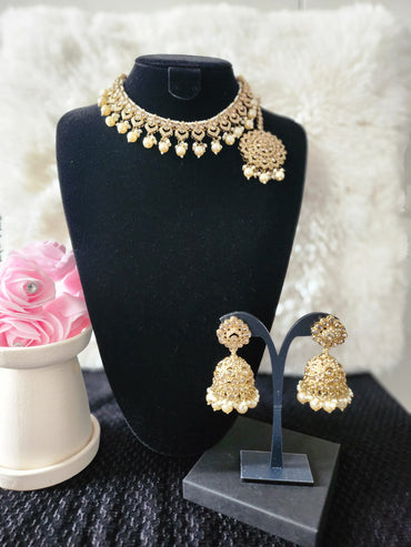 Classic Gold and Pearl Bridal Jewellery Set for Women