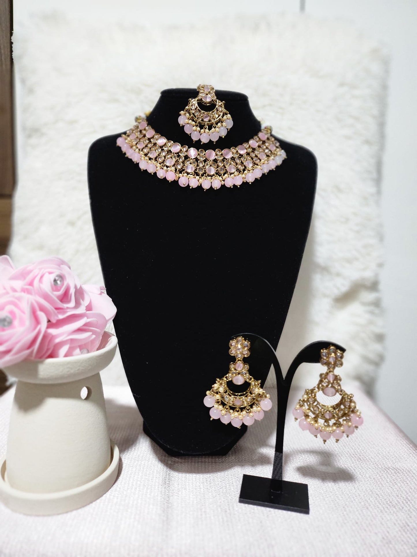 Luxurious Kundan Jewellery Set in Various Colours - Perfect for Any Occasion