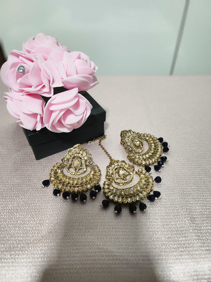 Exquisite Kundan Earrings and Tikka Set with Pearl Detailing