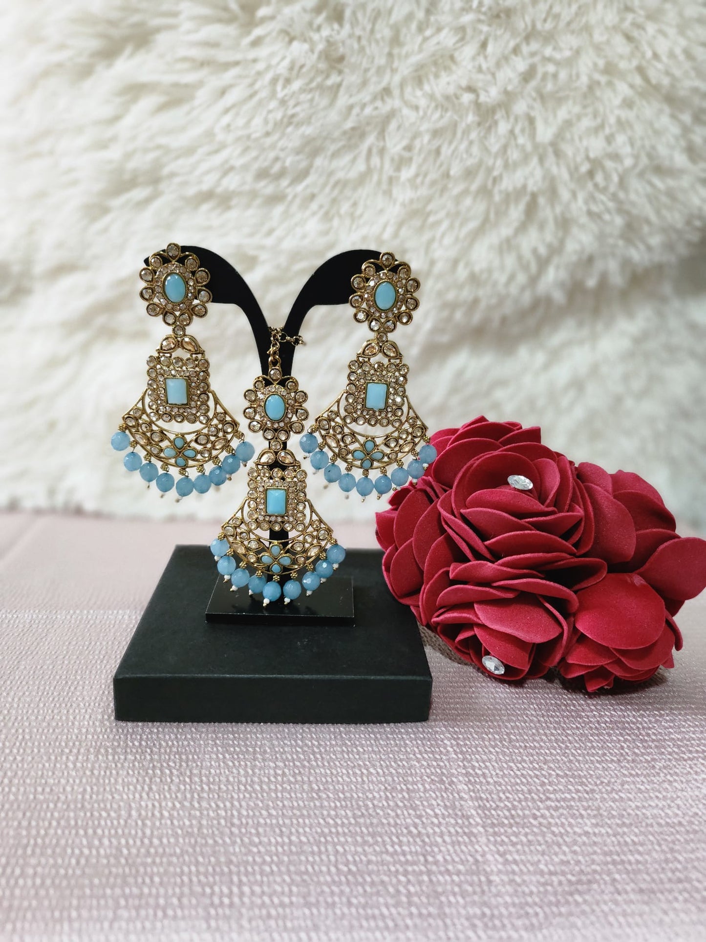 Exquisite Kundan Earrings Set with Tikka for Women