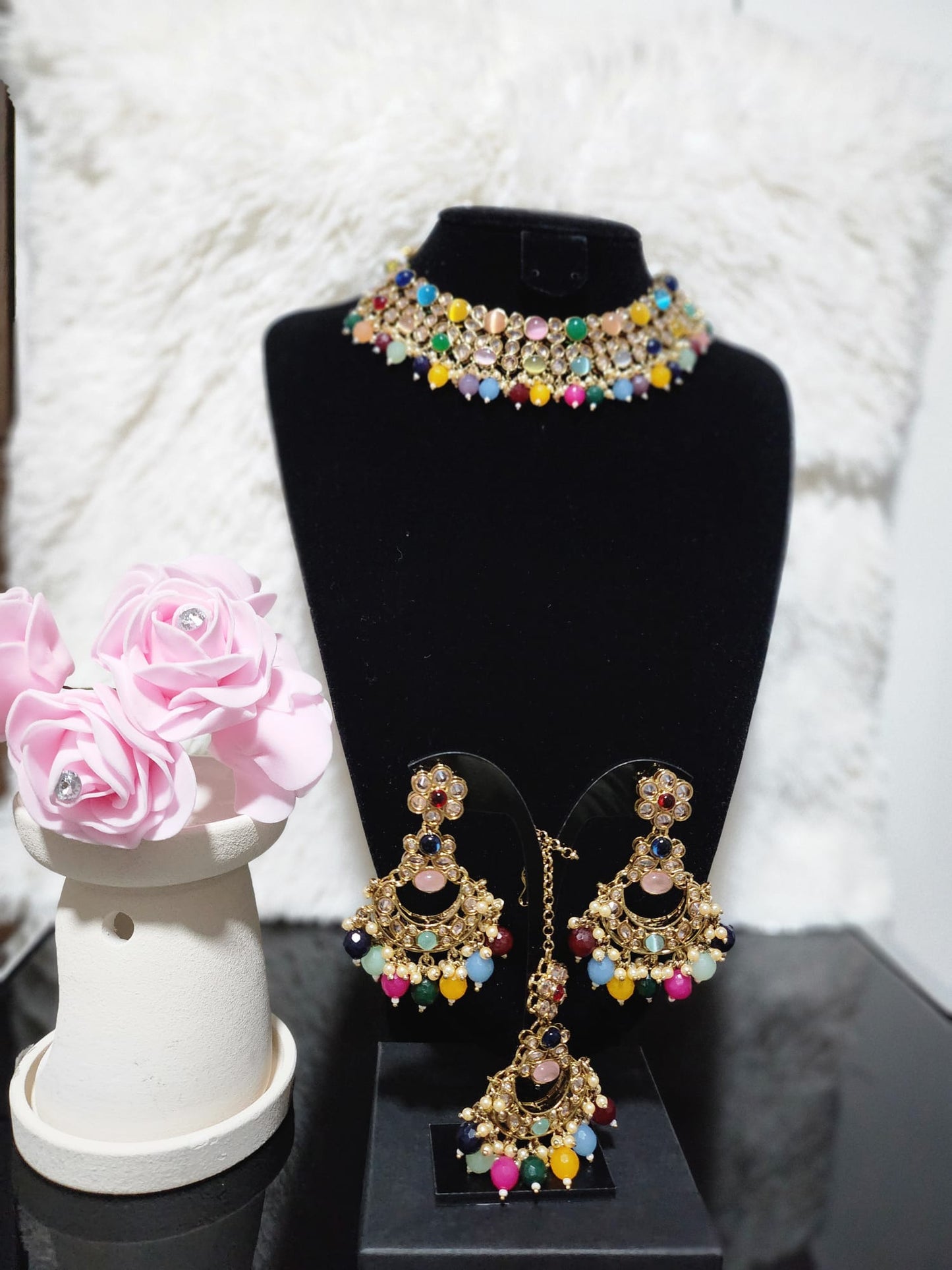 Luxurious Kundan Jewellery Set in Various Colours - Perfect for Any Occasion