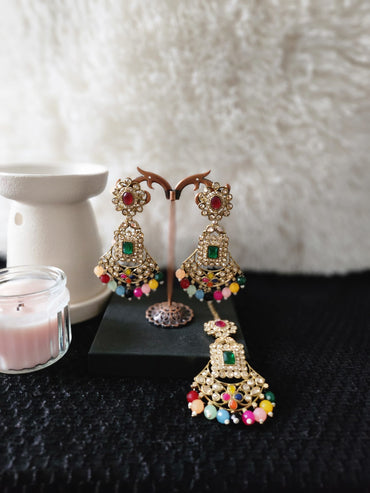 Exquisite Kundan Earrings Set with Tikka for Women