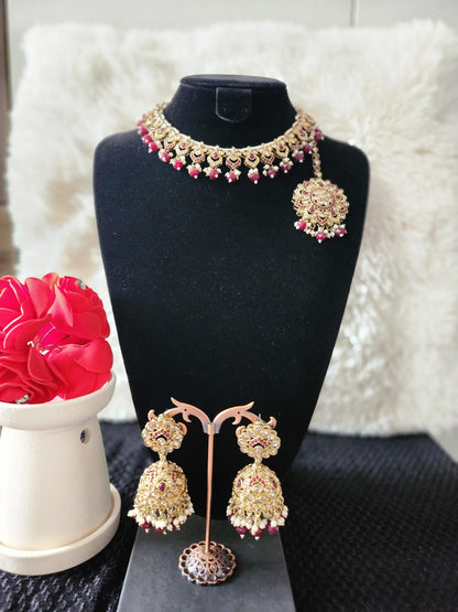 Classic Gold and Pearl Bridal Jewellery Set for Women